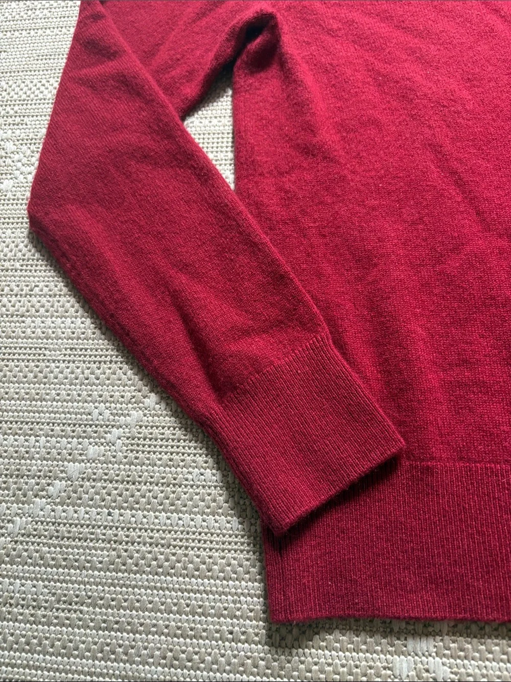 Quince V-Neck Cashmere Sweater - Burgundy XS - Picture 4 of 6